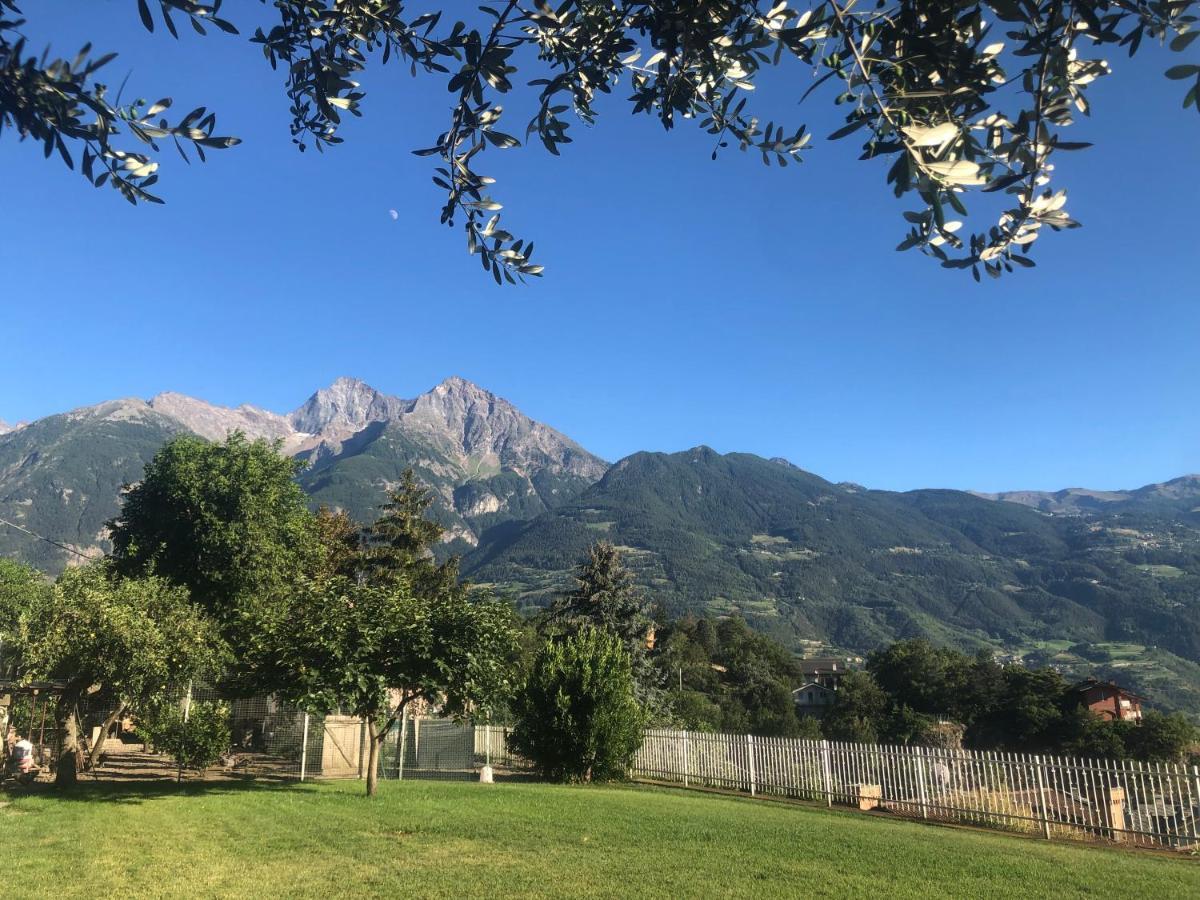 Villa Mara, una terrazza su Aosta Esterno foto